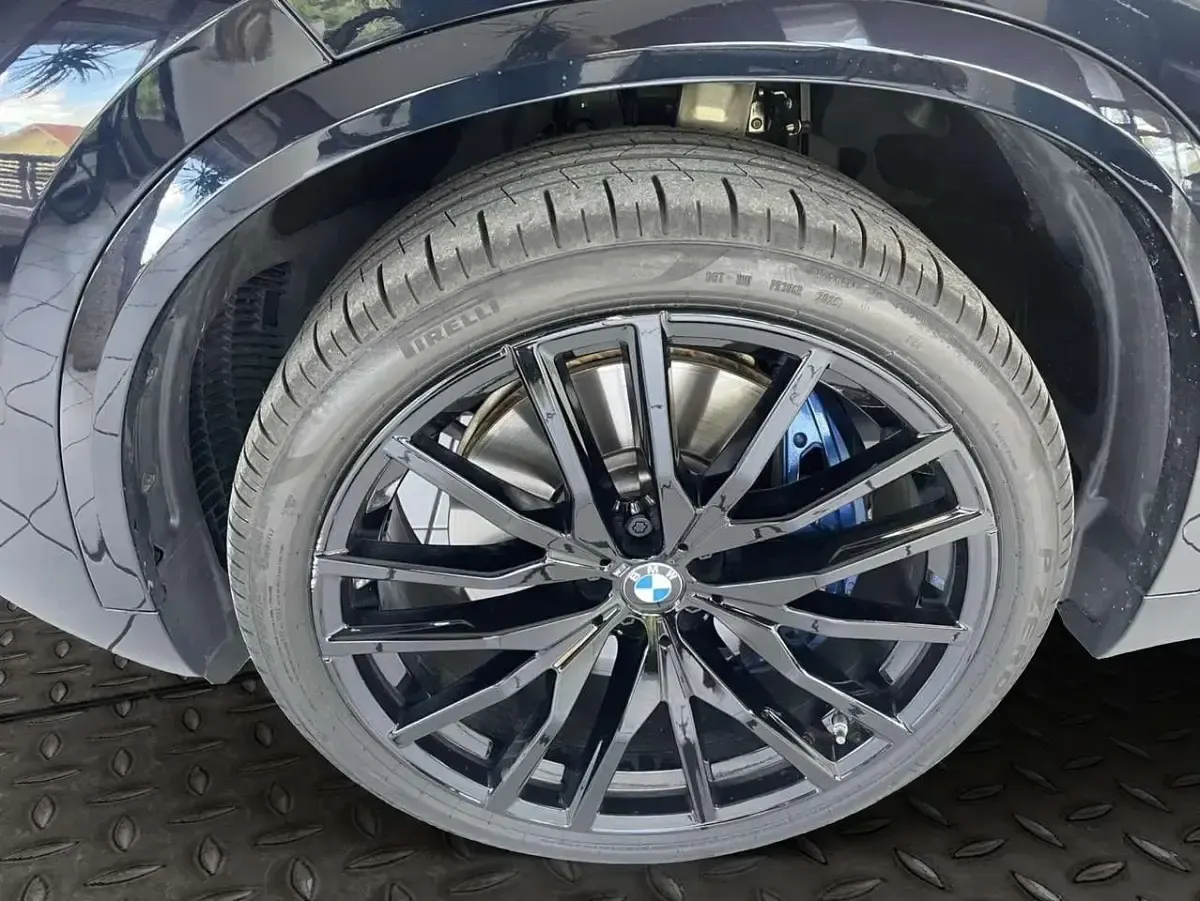 Usata BMW X5 M Sport 529 CV (389 kW) 2025 Nero SUV