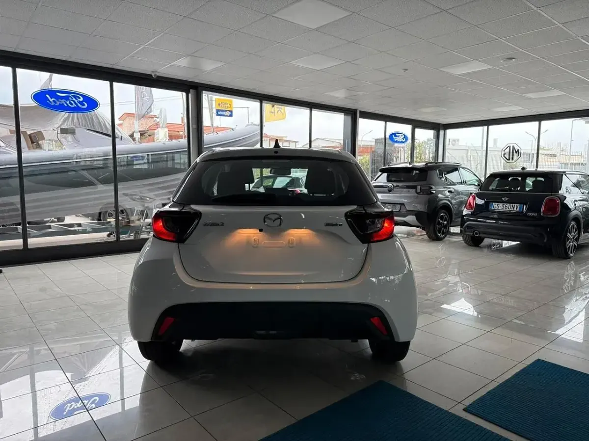 Nuova Mazda 2 92 CV (67 kW) 2026 Bianco Utilitaria