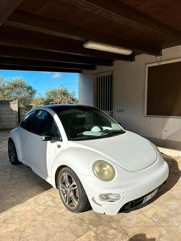 Usata VW New Beetle 105 CV (77 kW) 2005 Bianco Utilitaria