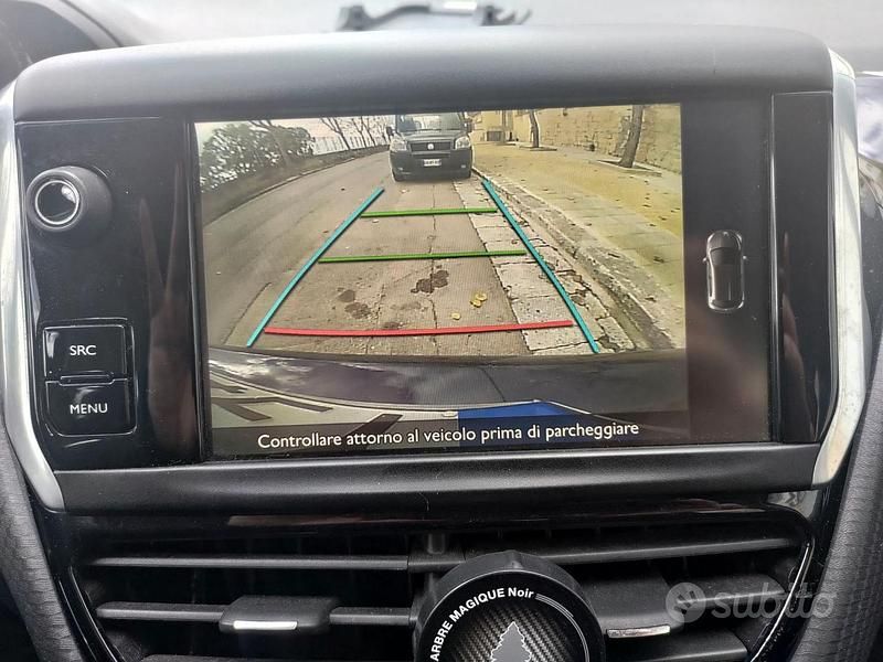 Usata Peugeot 208 Allure 100 CV (73 kW) 2016 Blu Utilitaria