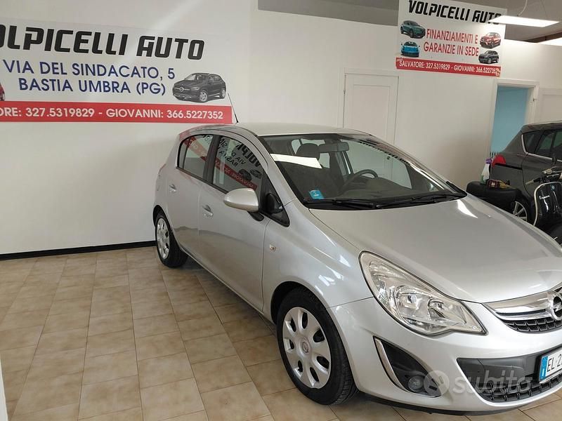 Usata Opel Corsa 85 CV (62 kW) 2012 Grigio Utilitaria