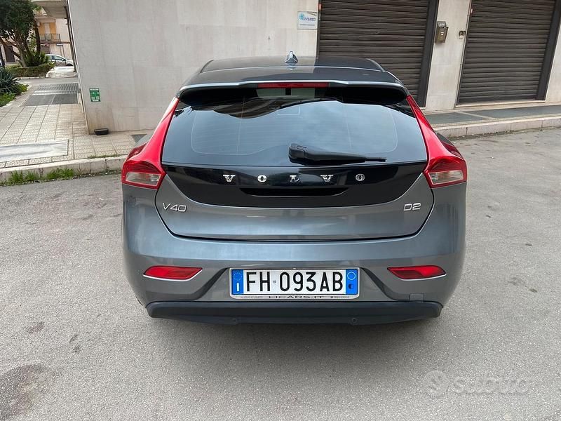 Usata Volvo V40 2016 Grigio Berlina