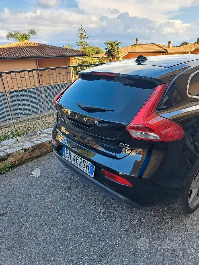 Usata Volvo V40 115 CV (84 kW) 2012 Utilitaria