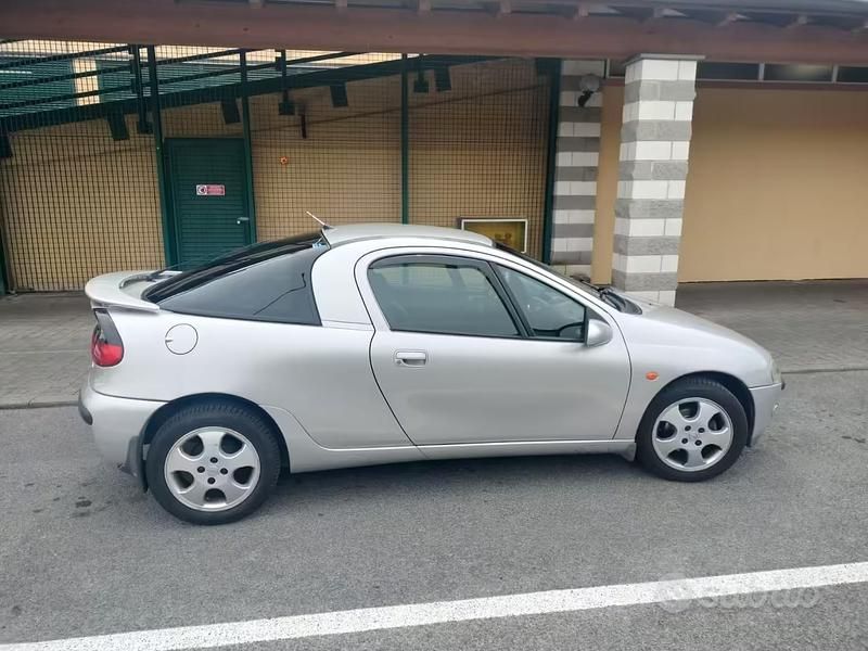 Usata Opel Tigra 90 CV (66 kW) 2000 Grigio Coupé