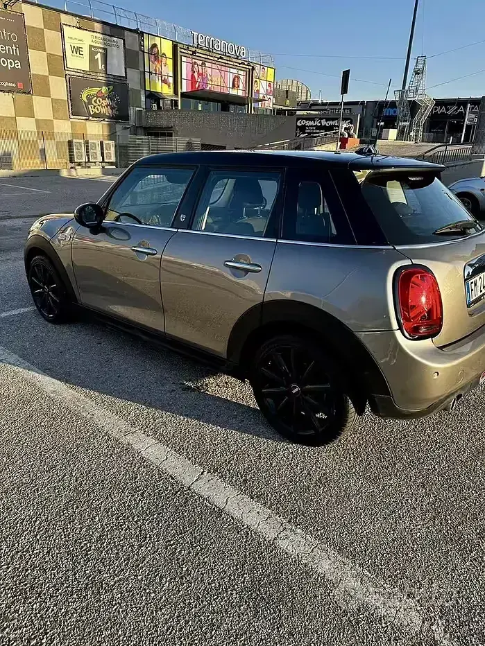 Usata Mini Cooper D 116 CV (85 kW) 2017 Grigio Utilitaria