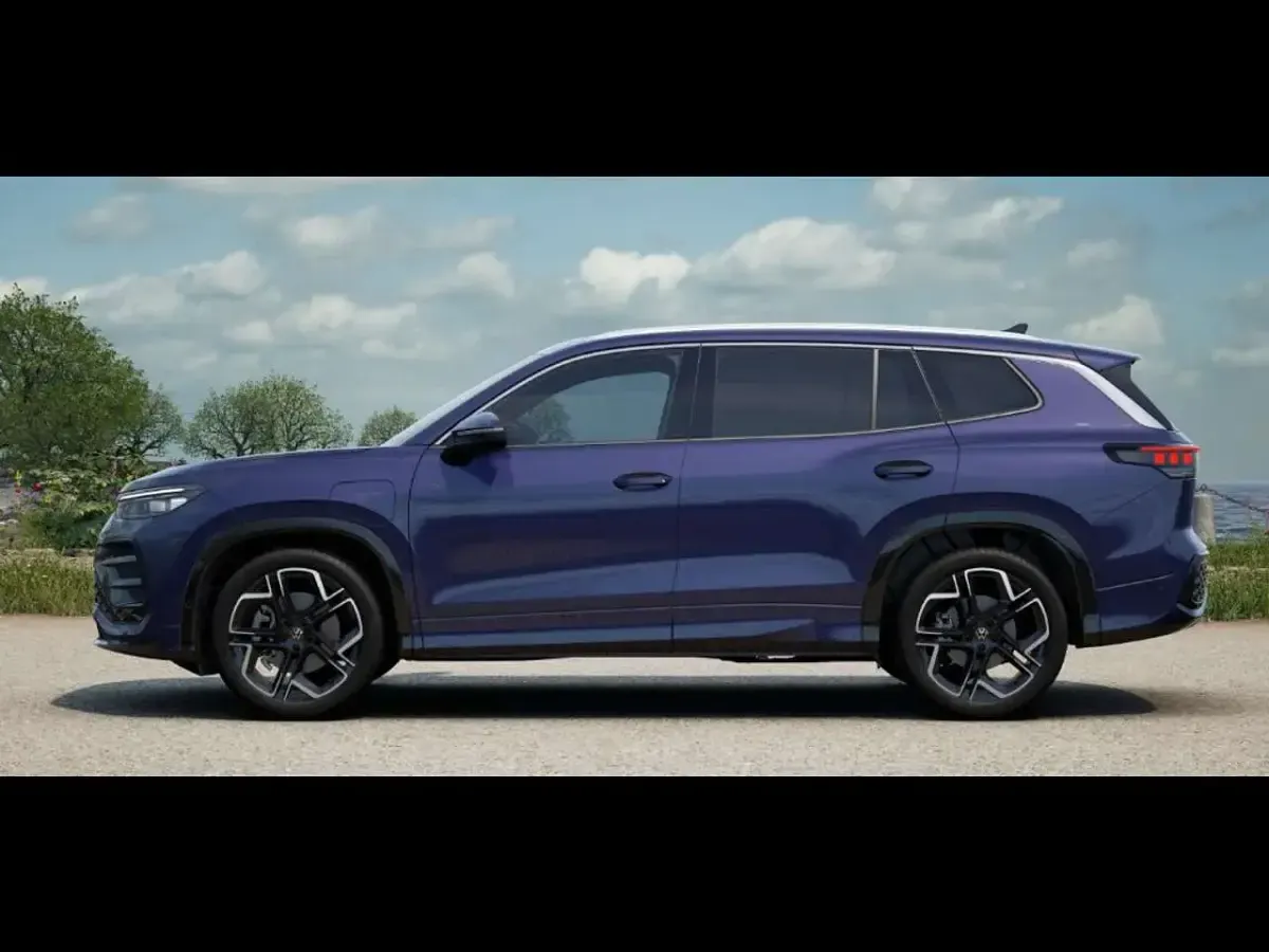 Nuova VW Tayron R-line Plus 150 CV (110 kW) 2025 Ultraviolet metallizzato SUV