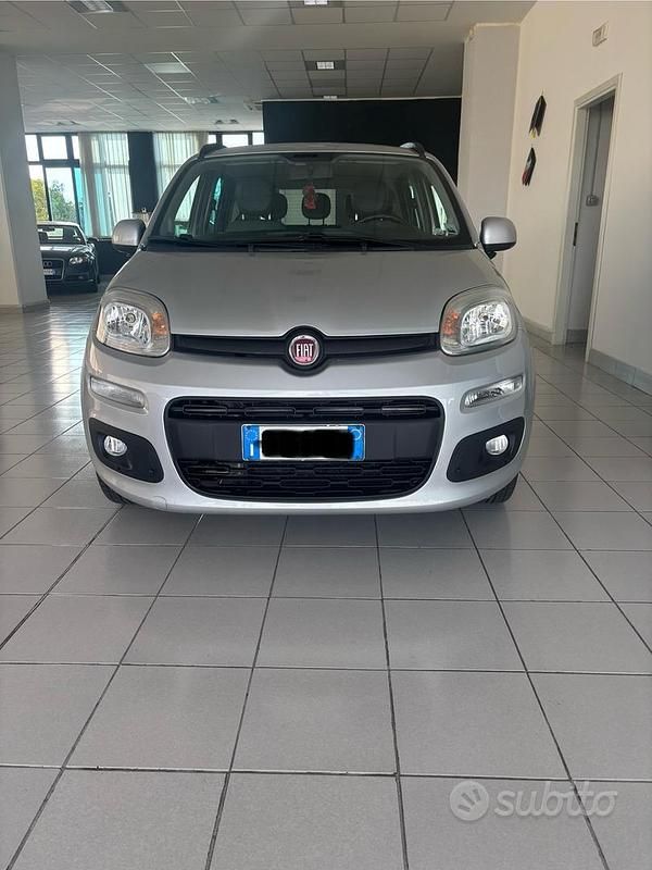 Usata Fiat Panda Lounge 69 CV (50 kW) 2016 Argento Utilitaria