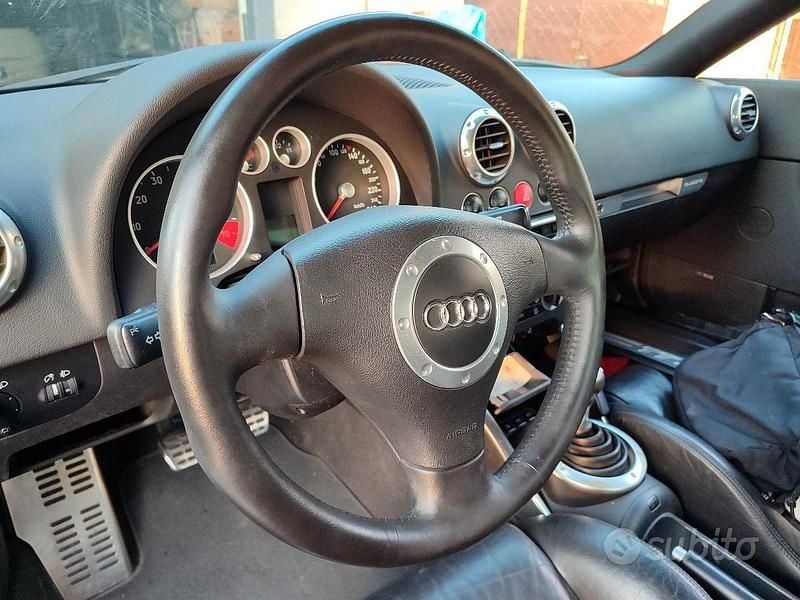 Usata Audi TT 225 CV (165 kW) 2001 Grigio Coupé