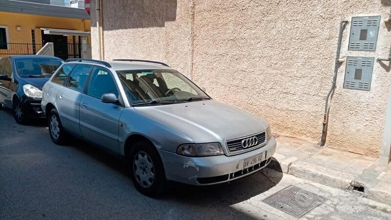 Usata Audi A4 150 CV (110 kW) 1997 Argento Station wagon