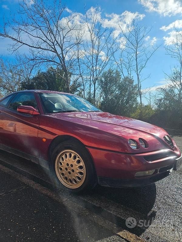 Usata Alfa Romeo GTV 150 CV (110 kW) 1996 Rosso Coupé