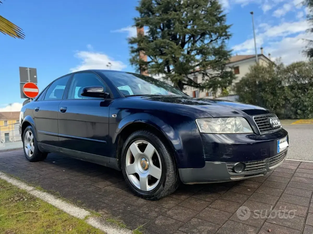 Usata Audi A4 130 CV (95 kW) 2003 Bluazzurro Berlina