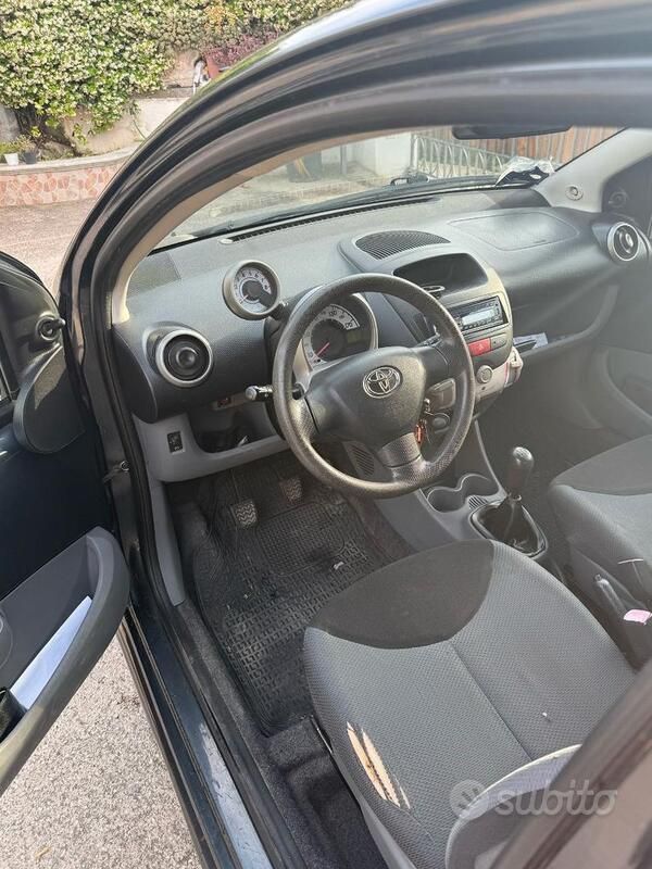Usata 2006 Toyota Aygo Due volumi | 3000 € - Immagine 1/4