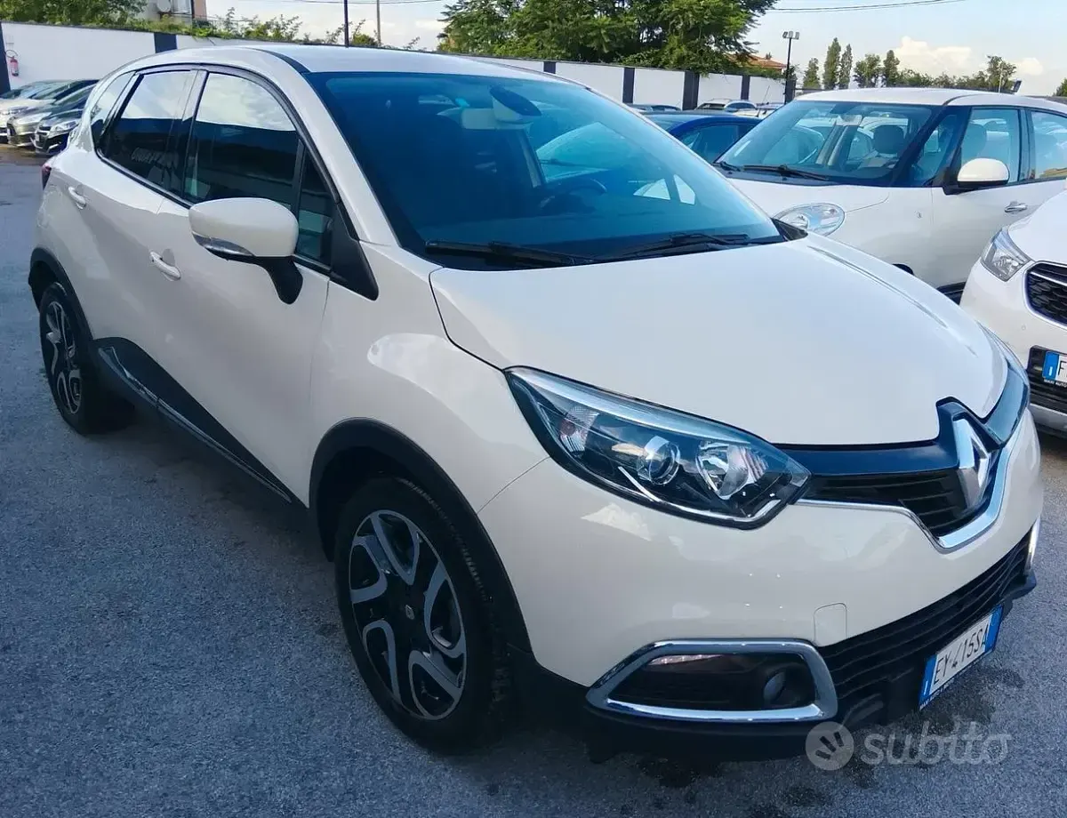 Usata Renault Captur 90 CV (66 kW) 2015 Beige SUV