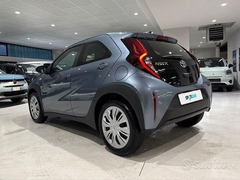 Usata Toyota Aygo X Active 72 CV (52 kW) 2025 Bianco SUV