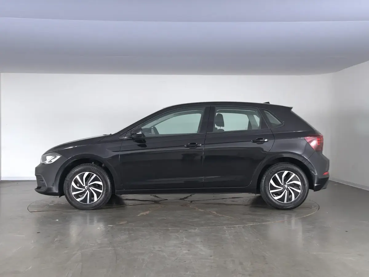 Begagnad VW Polo Life 95 HK (69 kW) 2025 Svart Halvkombi
