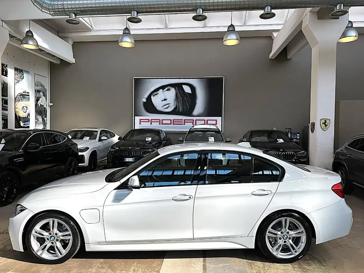 Usata BMW 330 M Sport 183 CV (134 kW) 2018 Viola Berlina