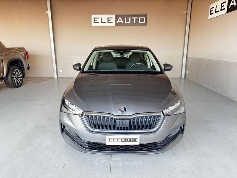 Usata Skoda Scala Ambition 95 CV (69 kW) 2023 Grigio scuro Utilitaria
