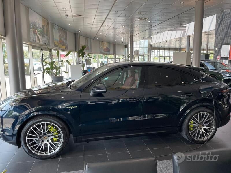 Usata Porsche Cayenne 462 CV (339 kW) 2022 Blu SUV