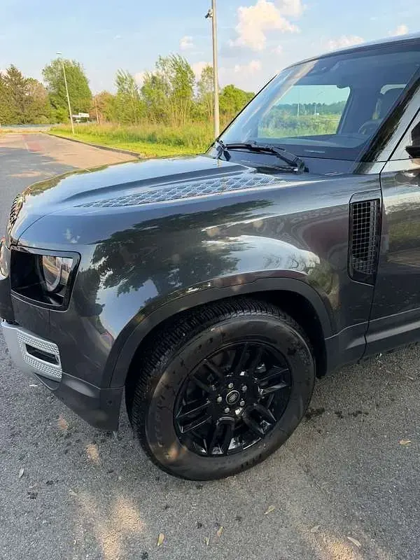 Usata Land Rover Defender SE Dynamic 200 CV (147 kW) 2025 SUV