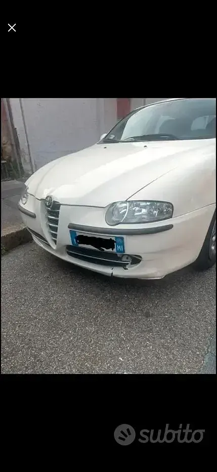 Usata Alfa Romeo 147 105 CV (77 kW) 2003 Bianco Utilitaria