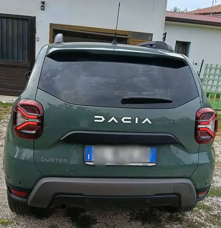 Usata Dacia Duster Journey 101 CV (74 kW) 2023 Verde SUV
