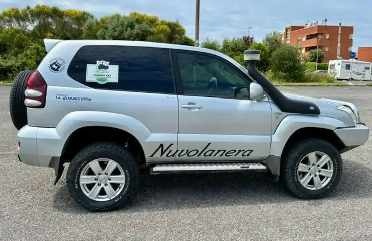 Usata Toyota Land Cruiser Sol 173 CV (127 kW) 2006 Argento SUV