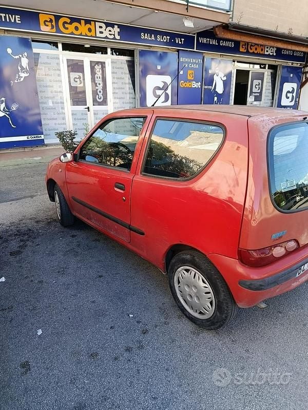Usata Fiat 600 54 CV (39 kW) 2002 Rosso Utilitaria