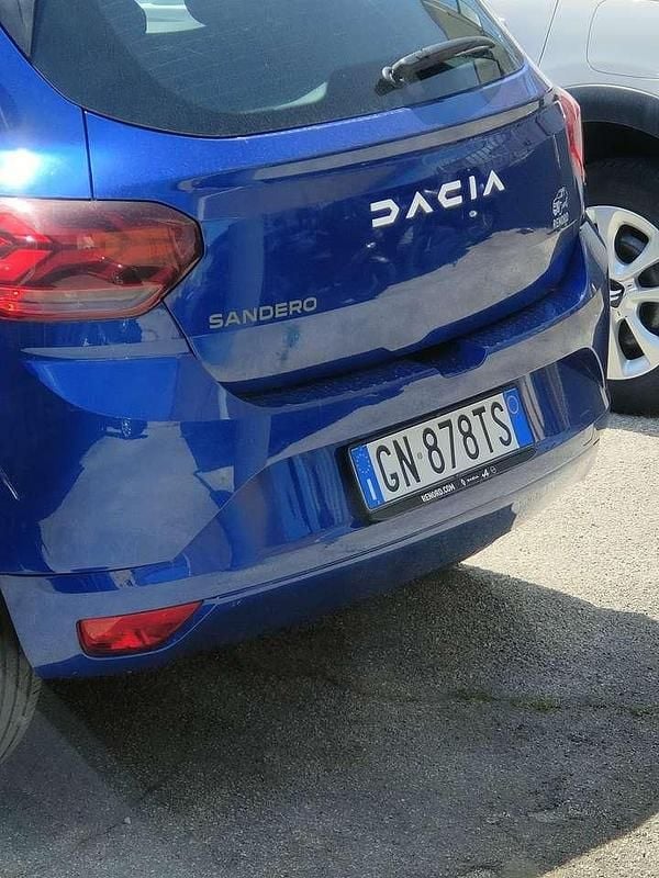 Blu/azzurro Usata 2023 Dacia Sandero Essentiel Tre volumi | 10.000 € (Super prezzo) - Immagine 1/4