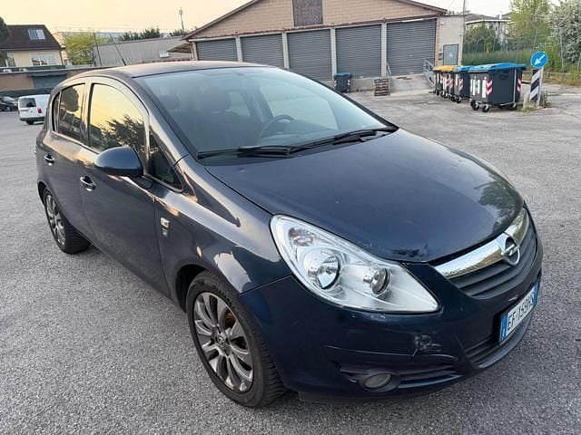 Usata Opel Corsa Edition 75 CV (55 kW) 2010 Blu Utilitaria