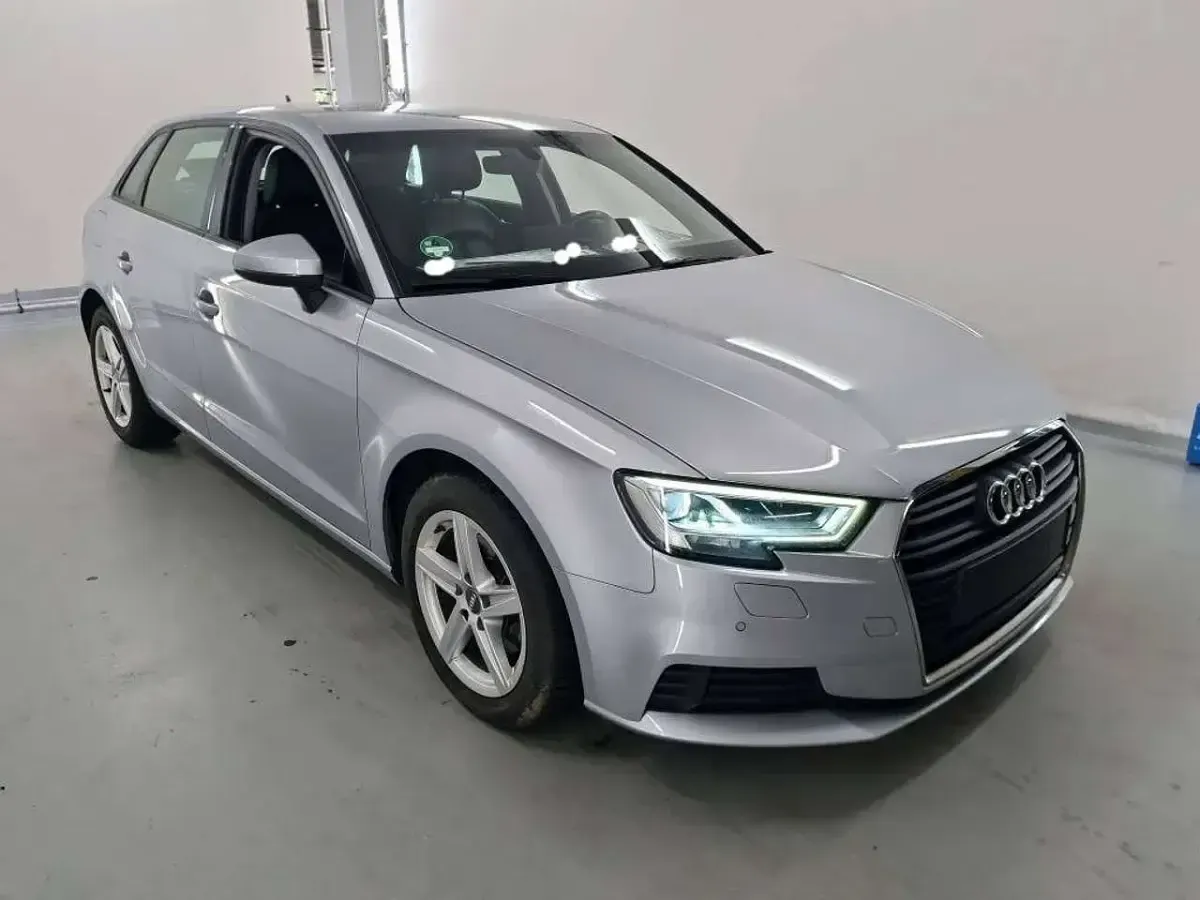 Usata Audi A3 Ambiente 116 CV (85 kW) 2019 Metallizzato Berlina
