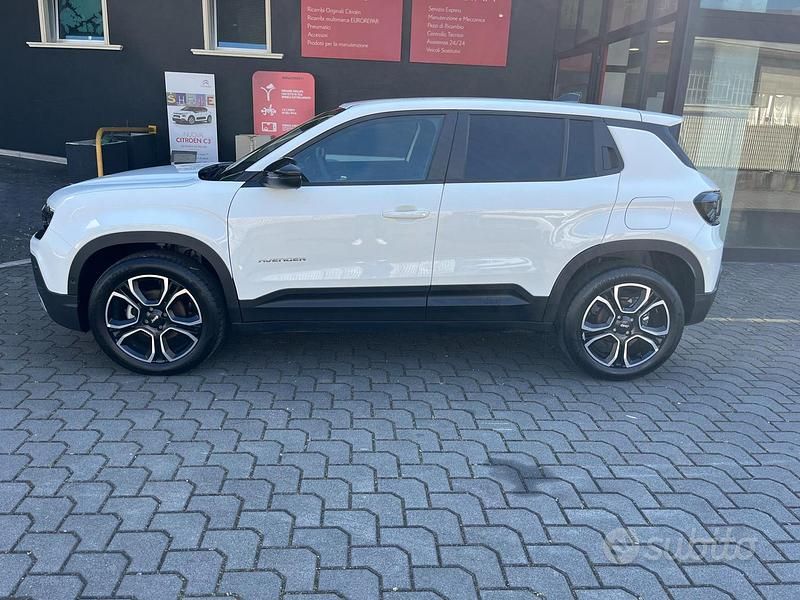 Usata Jeep Avenger Summit 100 CV (73 kW) 2024 Bianco SUV