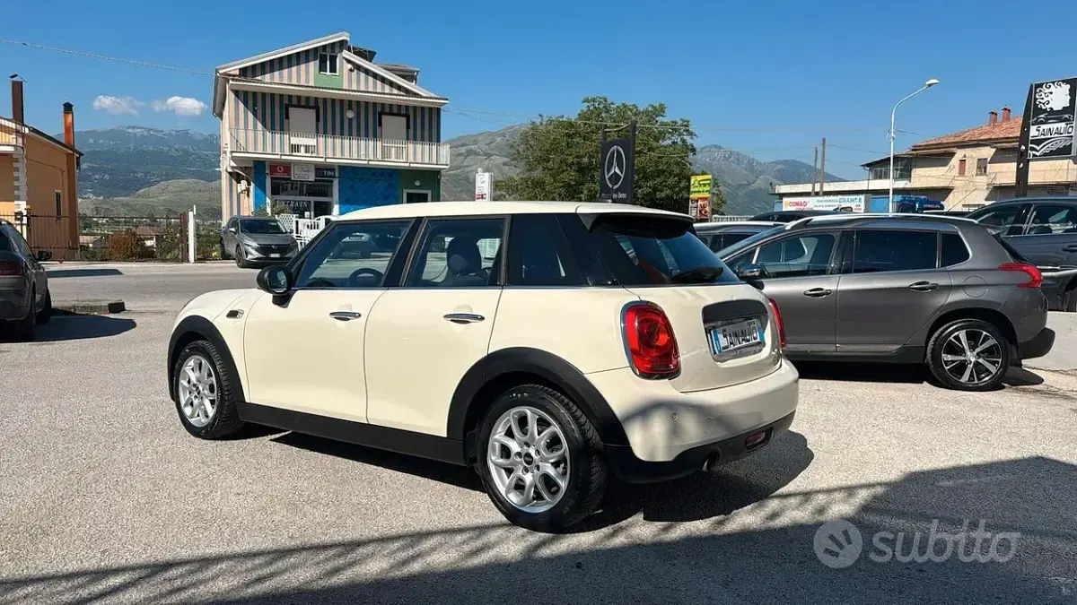 Usata Mini ONE 95 CV (69 kW) 2015 Bianco Utilitaria