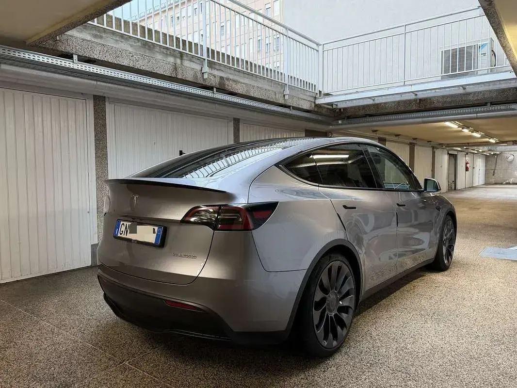 Usata Tesla Model Y Performance 185 kW (252 CV) 2023 SUV