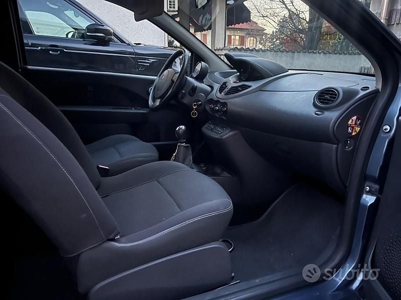 Usata Renault Twingo Dynamique 74 CV (54 kW) 2011 Grigio Utilitaria