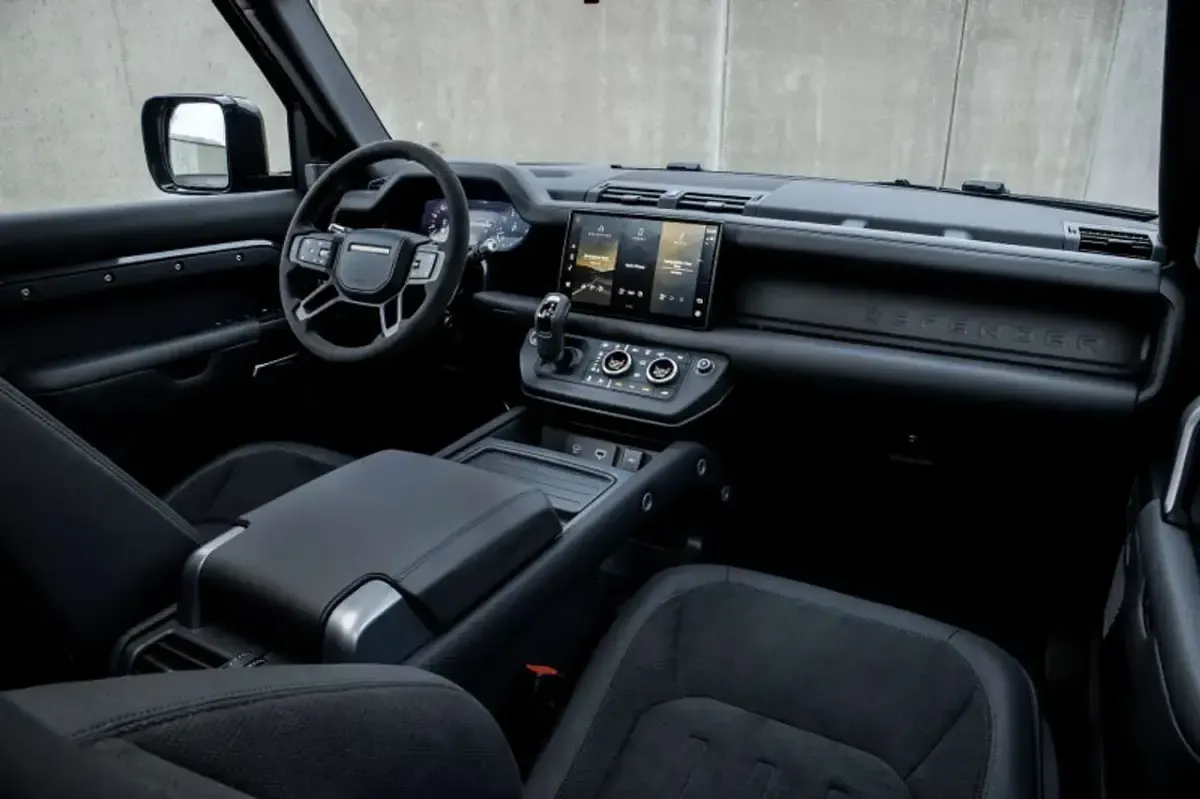 Nuova Land Rover Defender HSE Dynamic 351 CV (258 kW) 2025 Argento SUV
