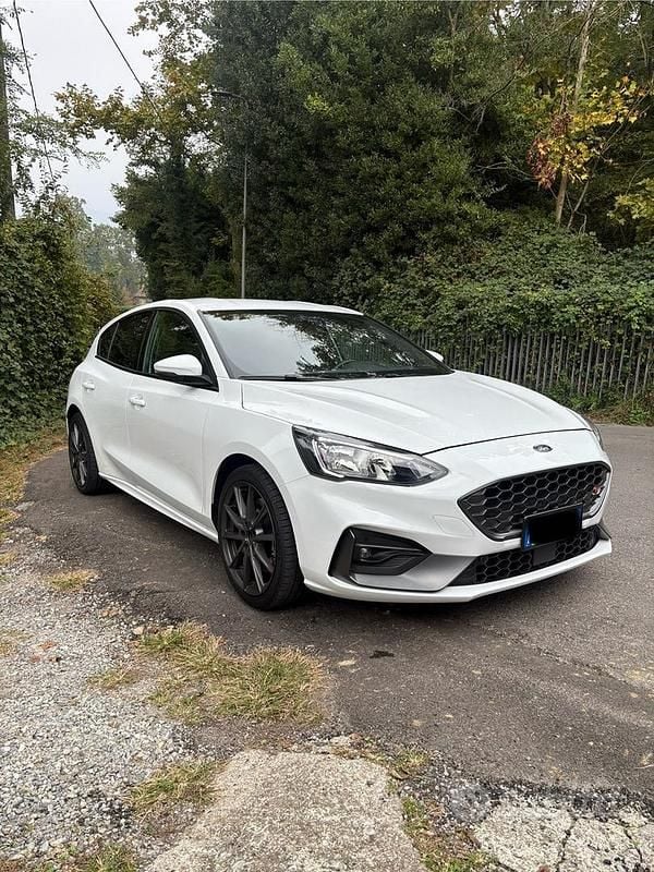 Usata Ford Focus ST 280 CV (205 kW) 2020 Bianco Utilitaria