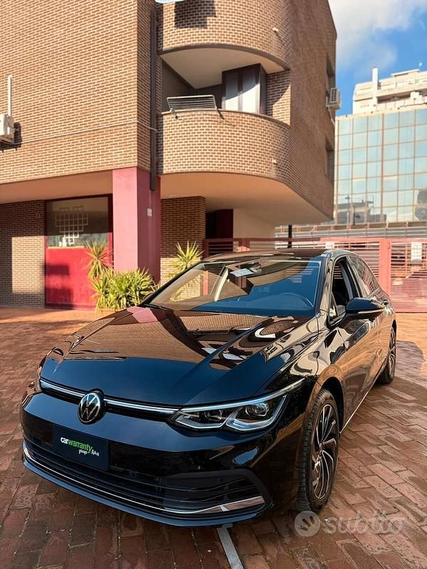 Usata VW Golf VIII Life 116 CV (85 kW) 2023 Nero Berlina