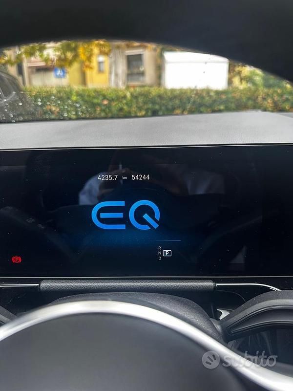 Usata Mercedes EQA250 111 kW (151 CV) 2022 Nero SUV