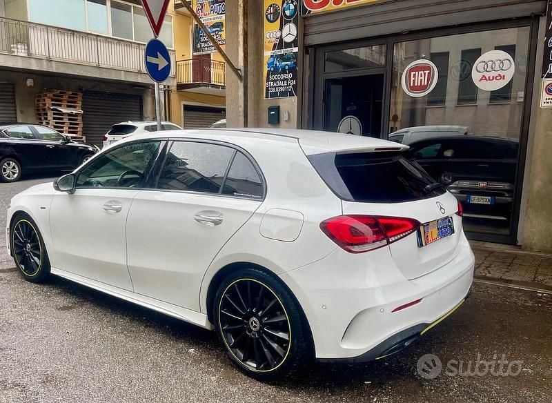 Usata Mercedes A180 AMG 108 CV (79 kW) 2018 Bianco Berlina