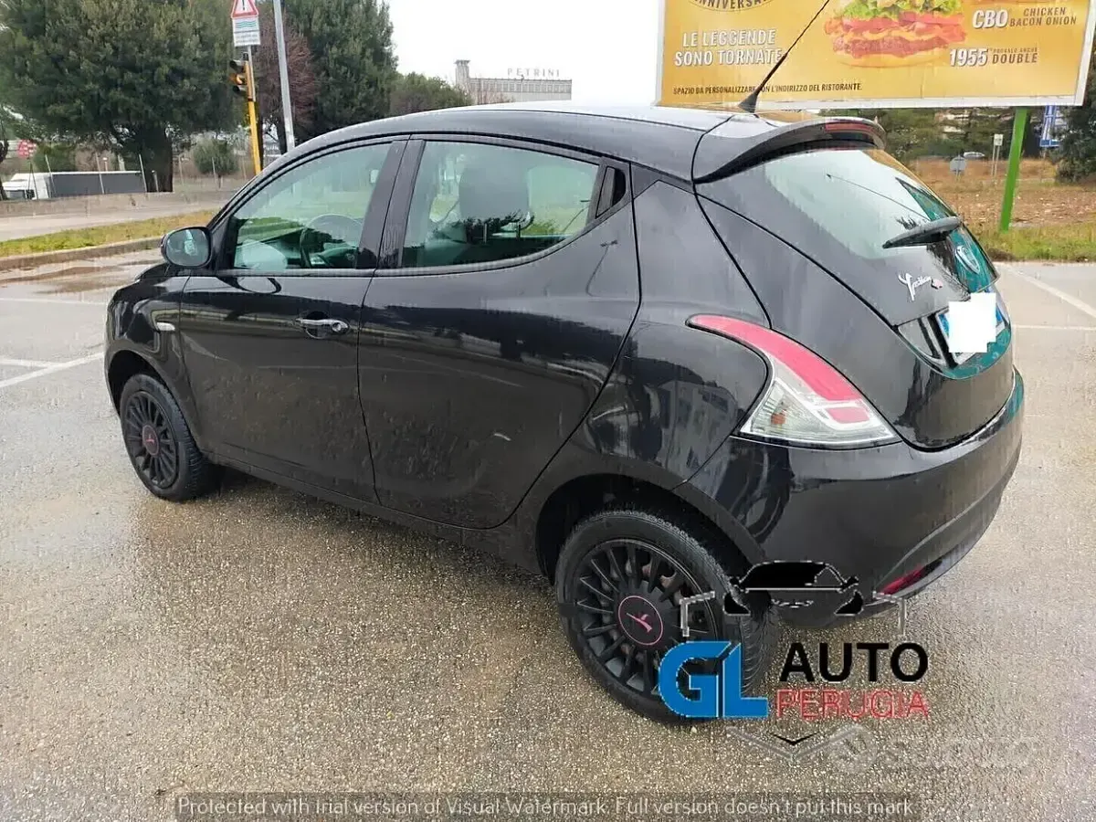 Usata Lancia Ypsilon 80 CV (58 kW) 2014 Nero Utilitaria