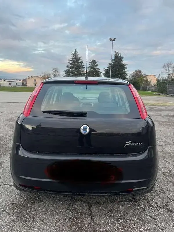 Usata Fiat Grande Punto Dynamic 77 CV (56 kW) 2006 Utilitaria