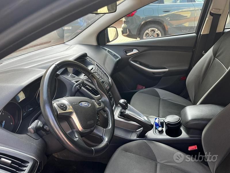 Usata Ford Focus 115 CV (84 kW) 2012 Blu Station wagon