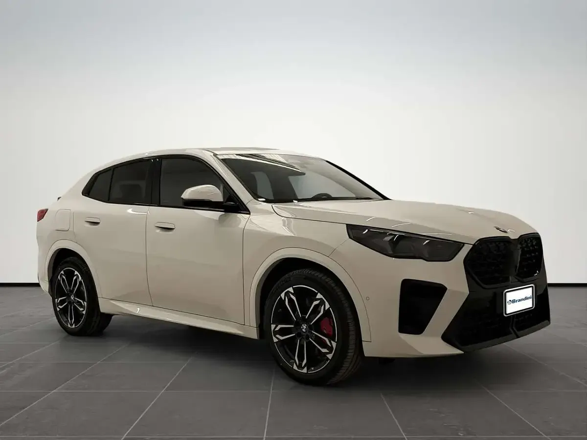 Nuova BMW X2 150 CV (110 kW) 2026 Alpin white pastello SUV
