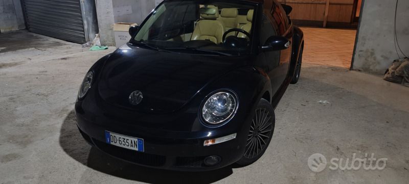 Usata VW New Beetle Cabriolet 102 CV (75 kW) 2006 Nero Cabrio