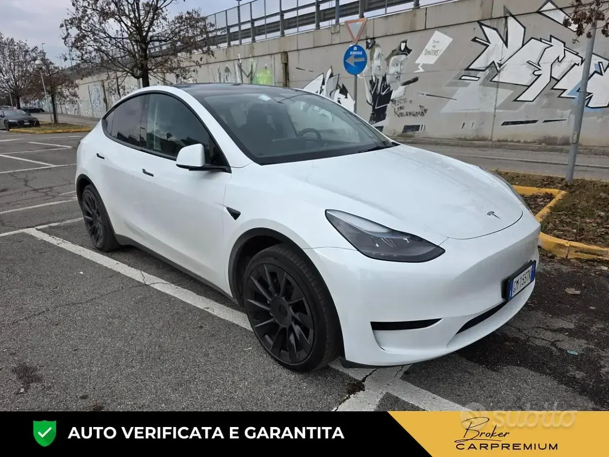 Usata Tesla Model Y RWD 88 kW (120 CV) 2023 Bianco SUV