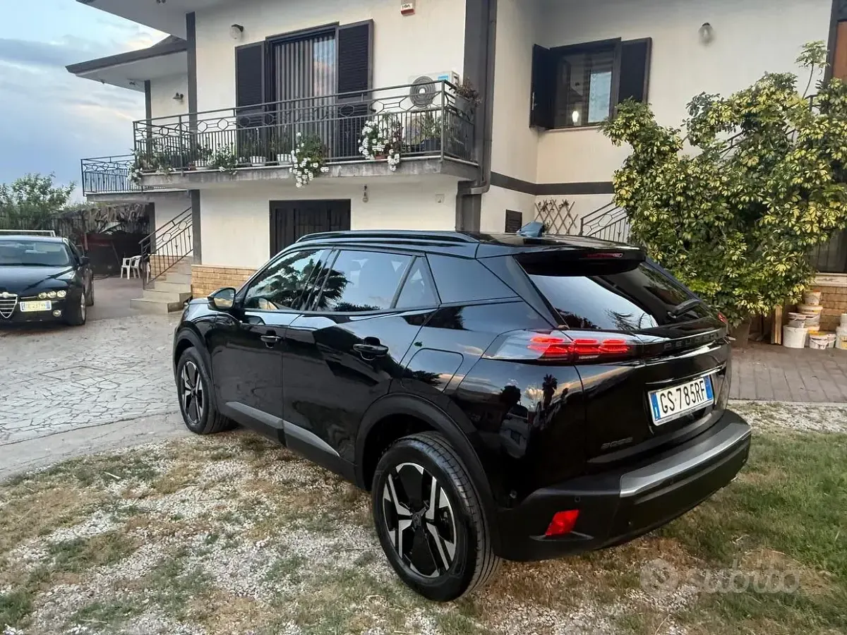 Usata Peugeot 2008 Allure 131 CV (96 kW) 2024 Nero SUV