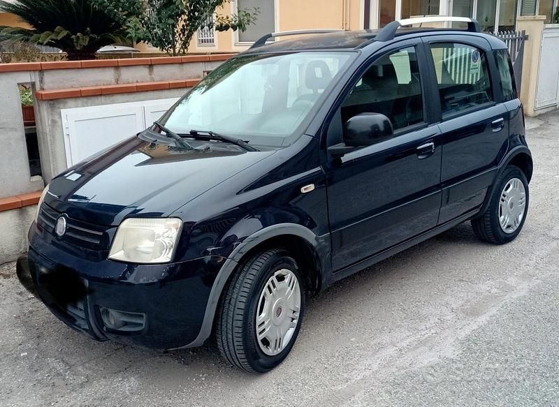 Usata Fiat Panda 77 CV (56 kW) 2011 Blu Utilitaria