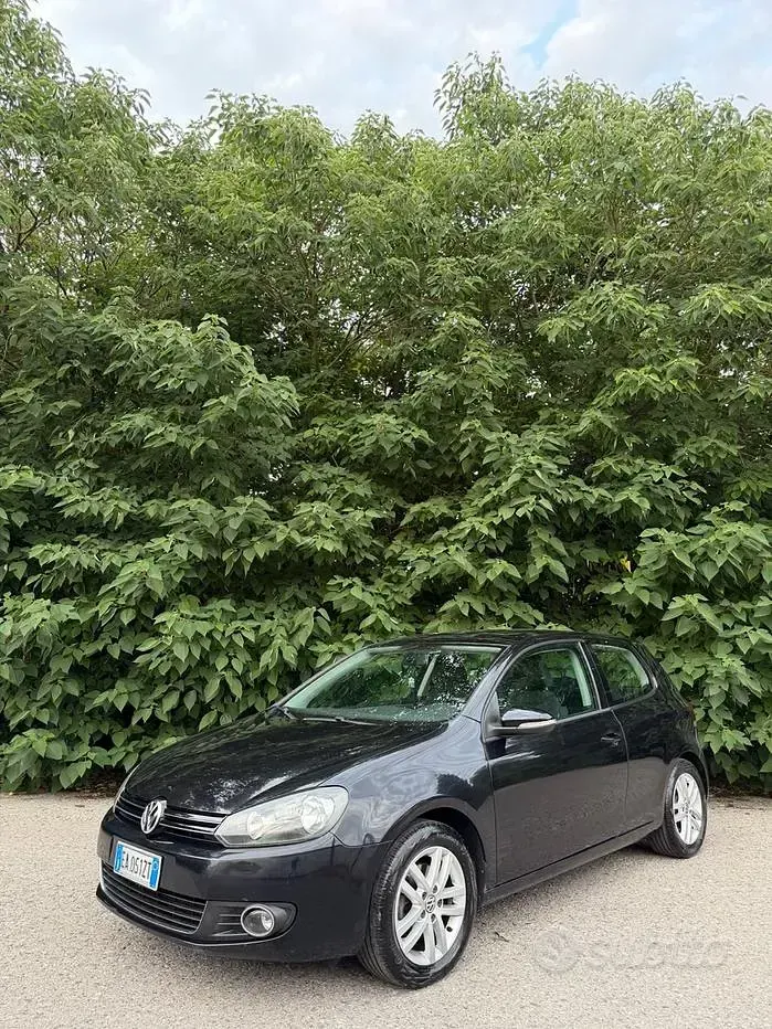 Usata VW Golf VI Comfortline 122 CV (89 kW) 2010 Nero Utilitaria