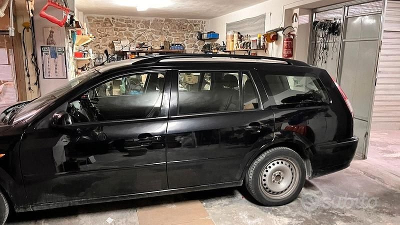Usata Ford Mondeo 132 CV (97 kW) 2002 Nero Station wagon