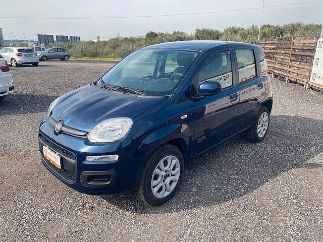 Usata Fiat Panda Lounge 80 CV (58 kW) 2018 Blu Utilitaria